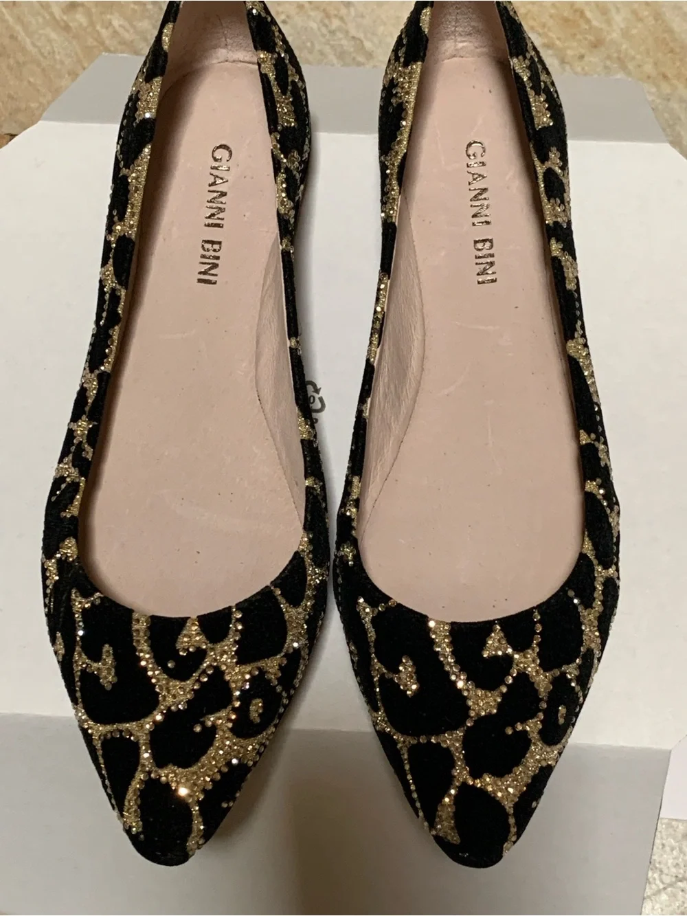 New Gianni Bini Size 5 Black & Gold Embellished Pointed Toe Flats